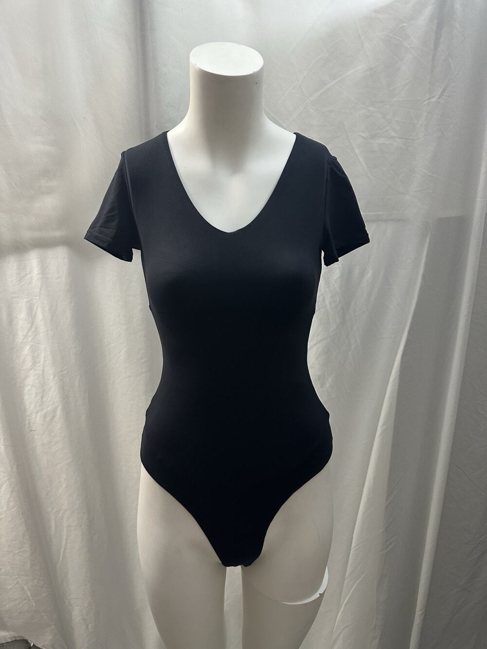 IUGA Women's White Short Sleeve V-neck Bodysuit - NWT - Size S